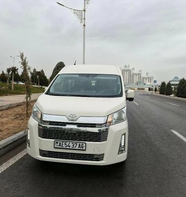 Hiace — Водитель
